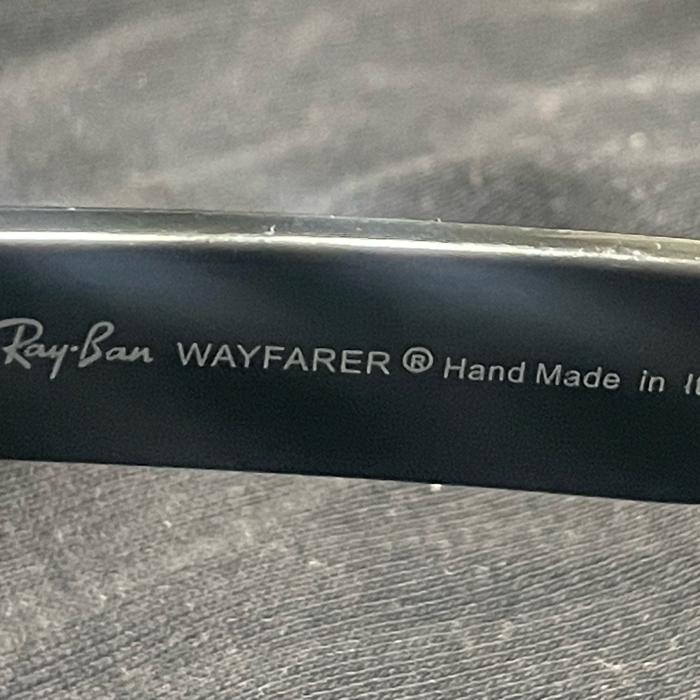 PRICE DROP!!  Ray-Ban Classic Unisex Wayfarer Sunglasses - Picture 5 of 5
